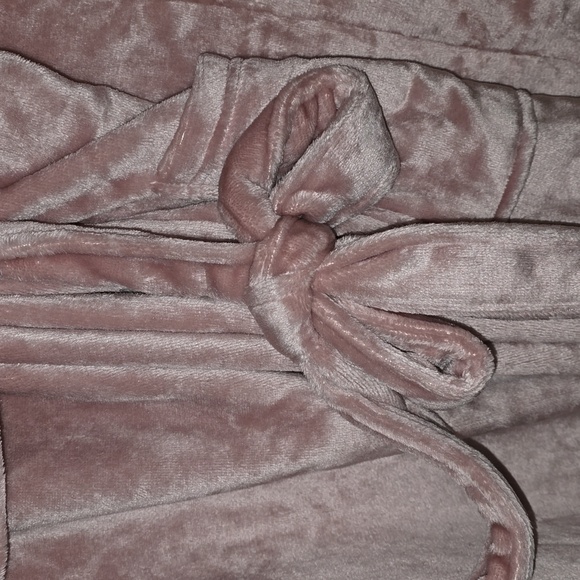 Plush Soft Robe - Picture 4 of 4